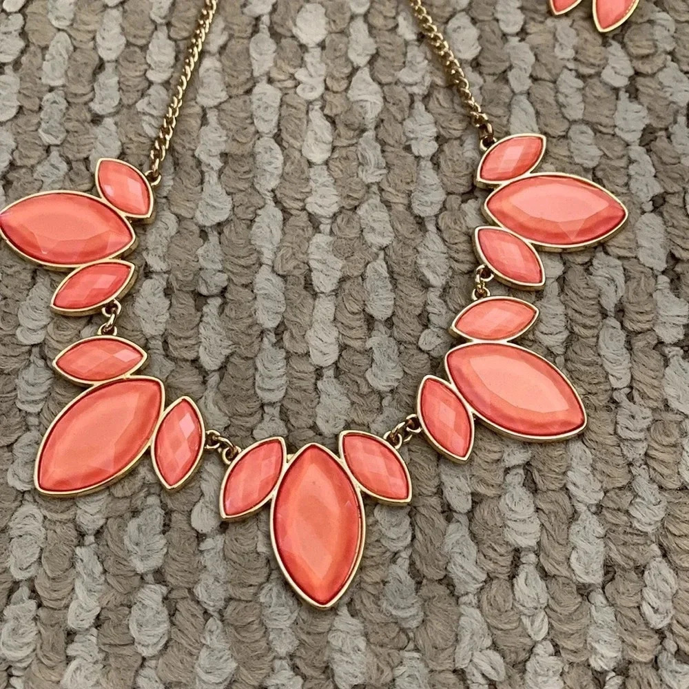 Vintage Necklace and earrings set - Picture 2 of 2
